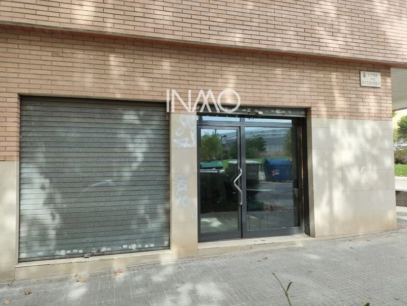 Rubí commercial unit with 103 m²