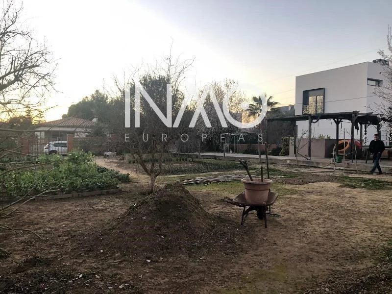 Parcela llana de 764 m² en Can Vallhonrat