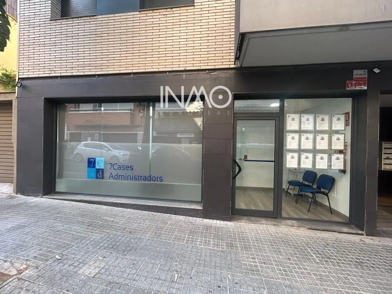 Local comercial reformado en zona Mercado