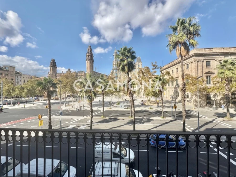 Apartamento reformado en Port Vell, tres dormitorios