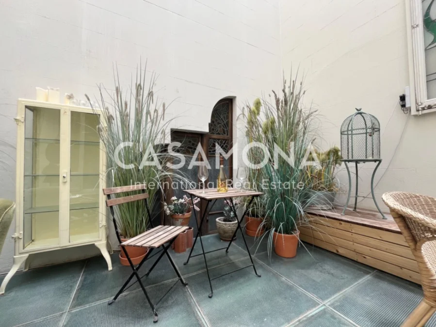 Historic Gothic Quarter apartment, 4 bedrooms