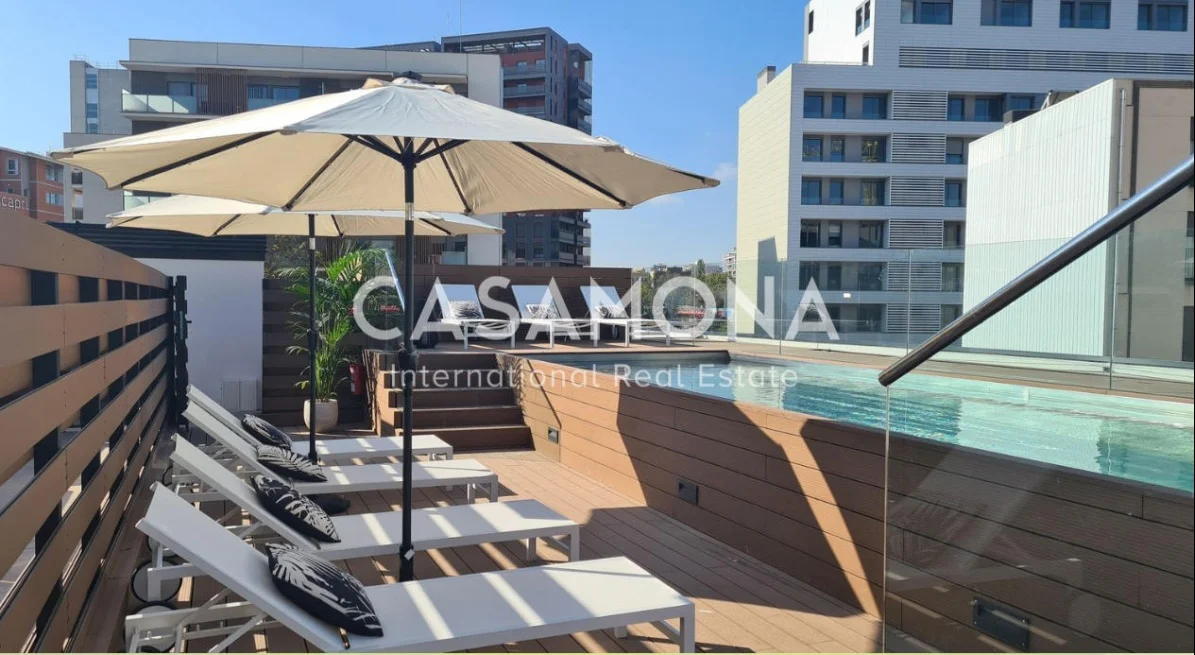 Loft brutalista en Poblenou con terraza privada