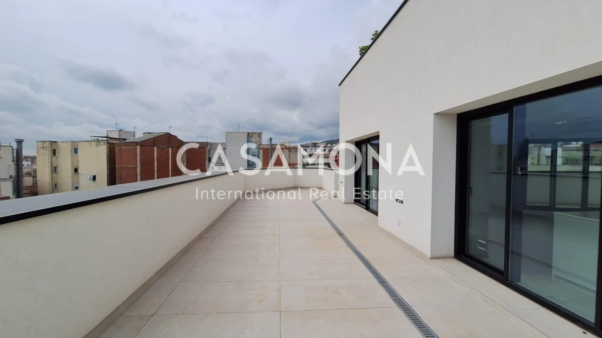 Piso ático en El Clot con gran terraza