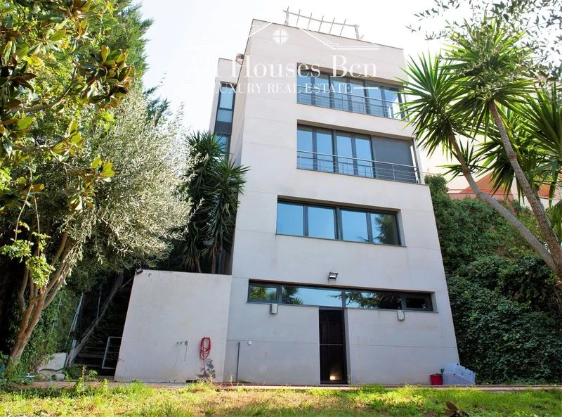 Casa de diseño en La Miranda, 5 dormitorios