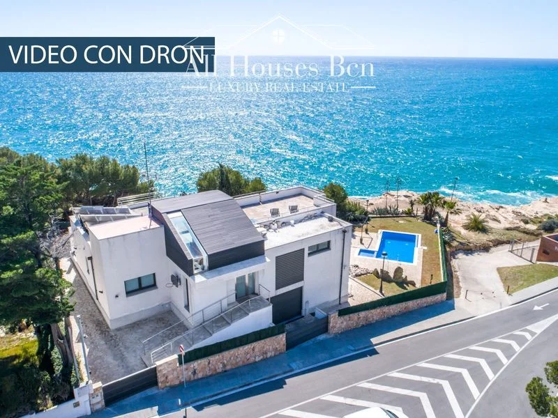 Casa frente al mar en Els Munts, 522 m²