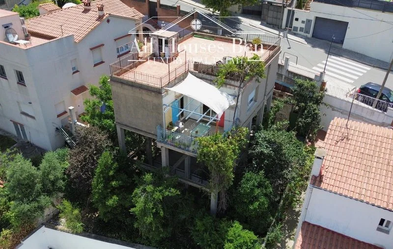 Solar en La Miranda con casa existente