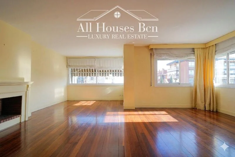 Tres Torres flat with renovation upside
