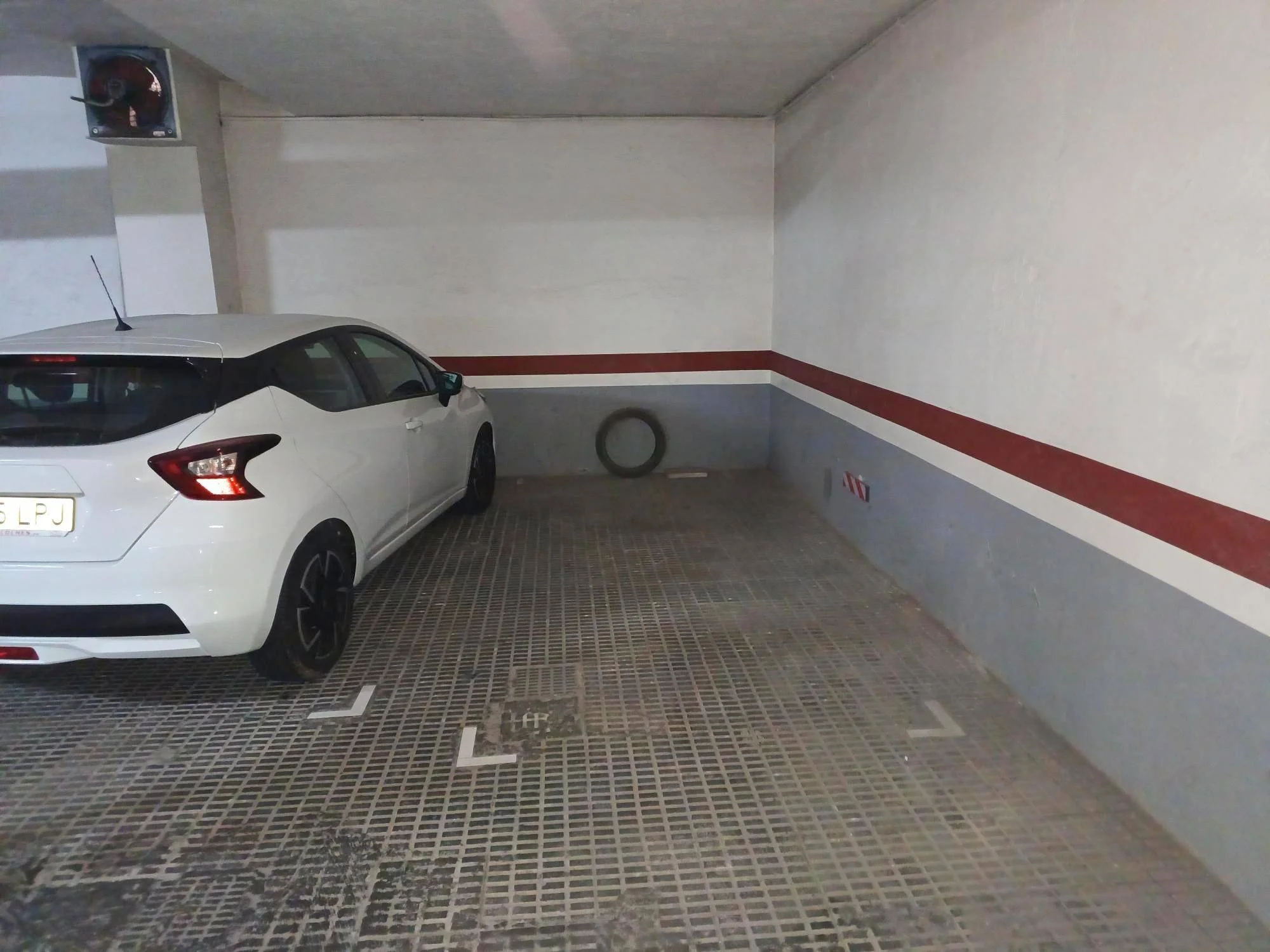 Plaza de parking junto a Rambla