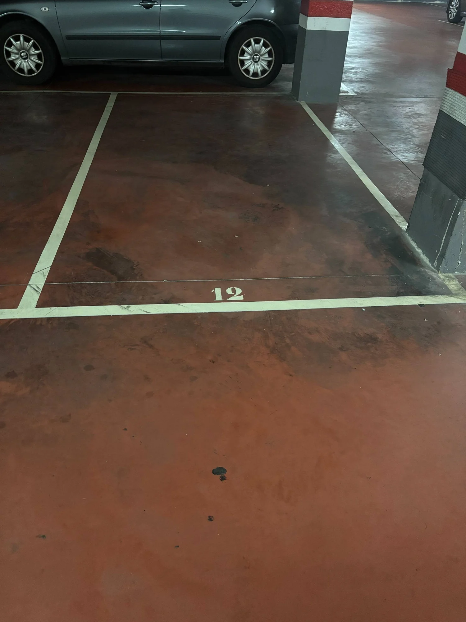 Centre parking space for medium car