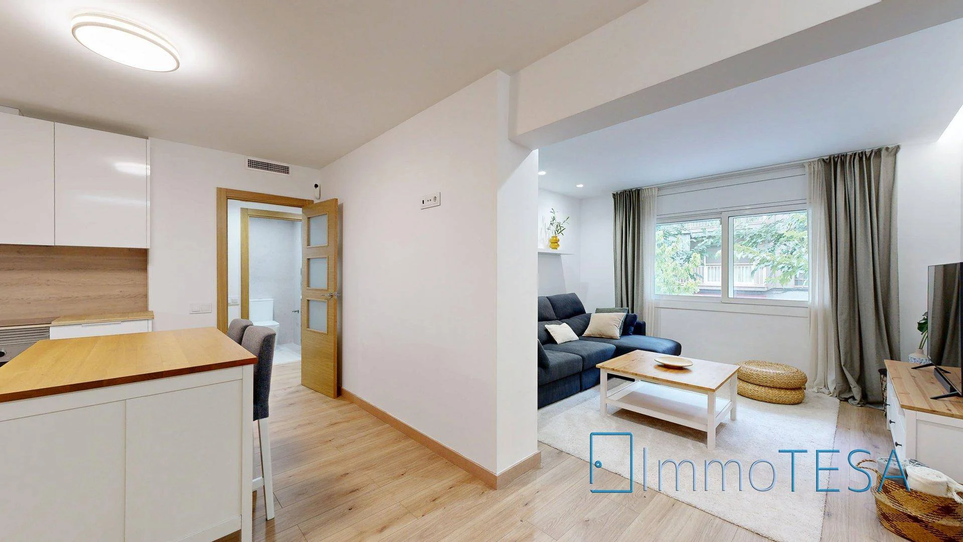 Reformed central flat with patio