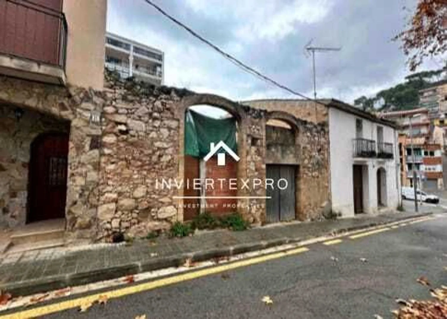 Solar para desarrollo en Corbera