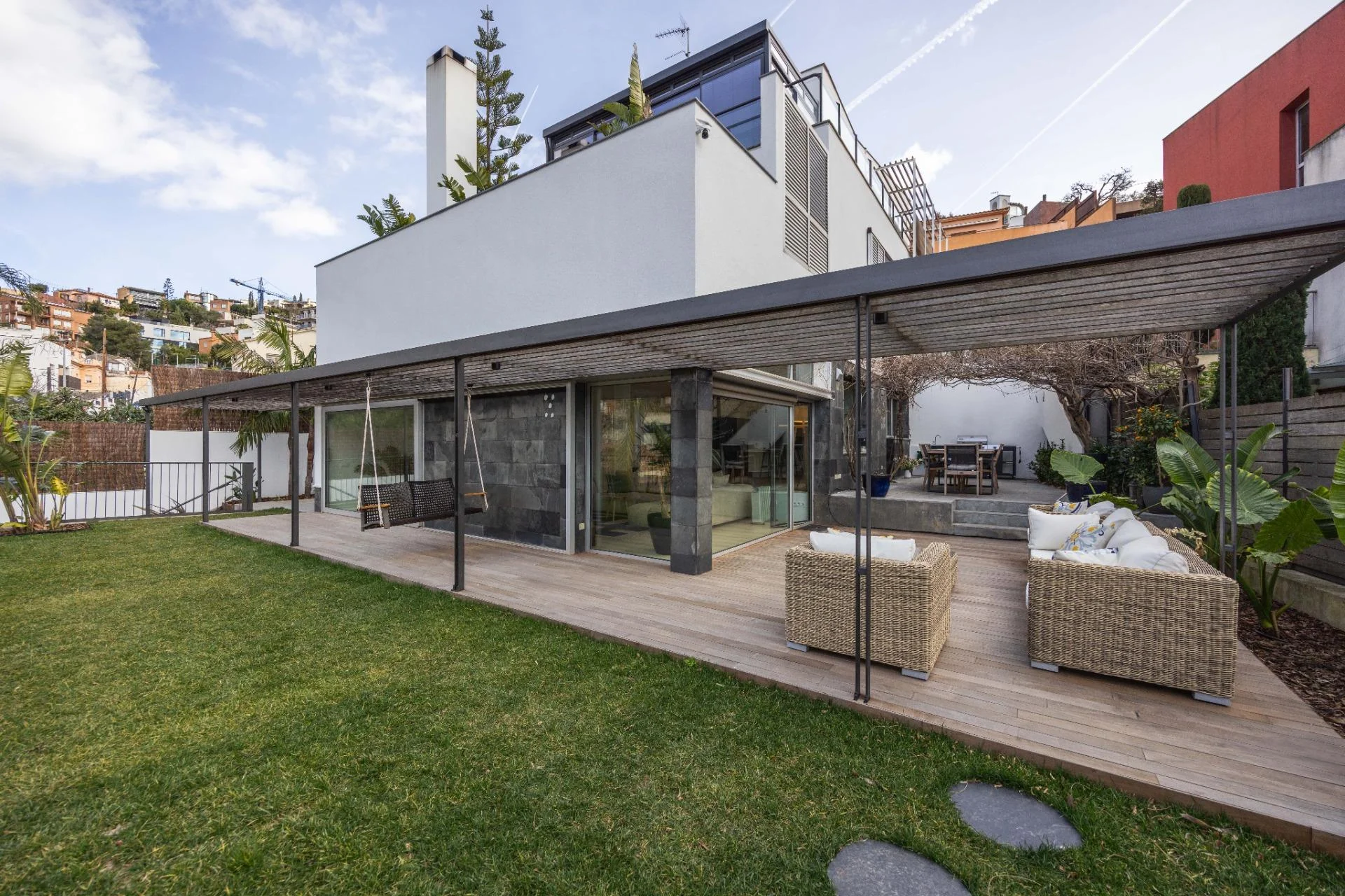 Casa reformada en Esplugues con piscina privada