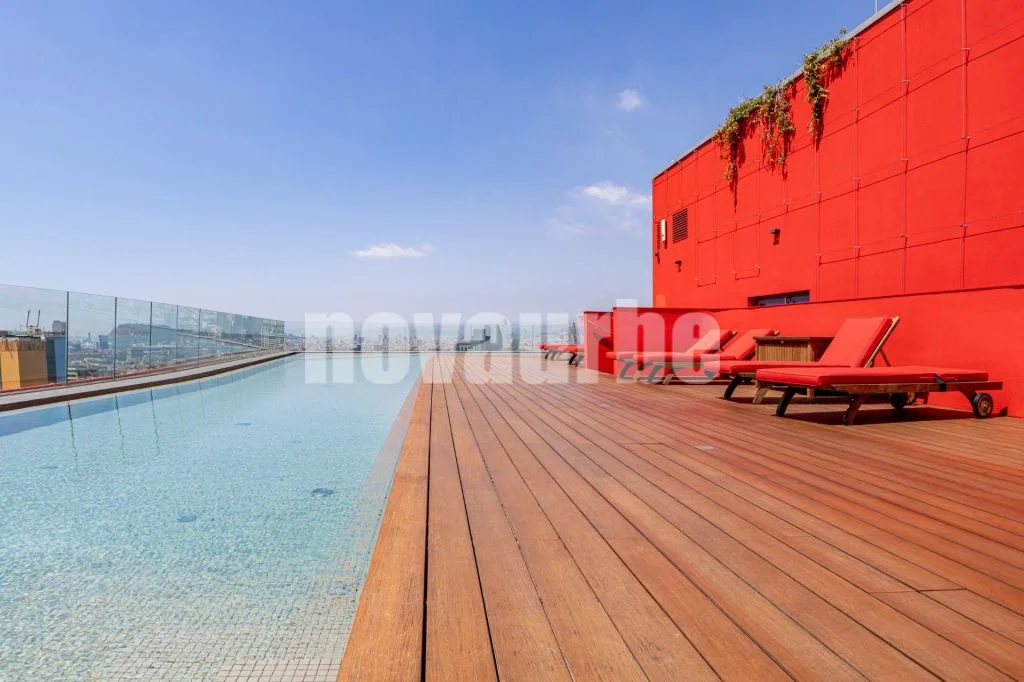 Luxury Barcelona-View Apartment With Terrace