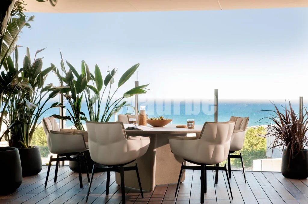 Piso de lujo nuevo con vistas al mar