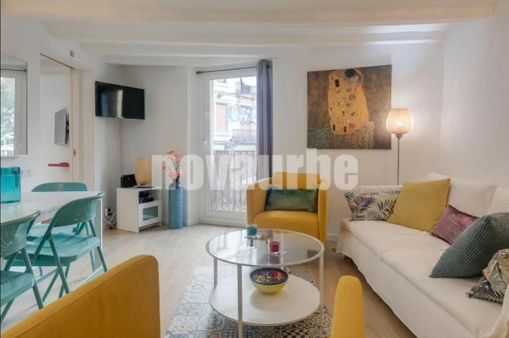 Piso reformado en Barrio Gótico, dos habitaciones