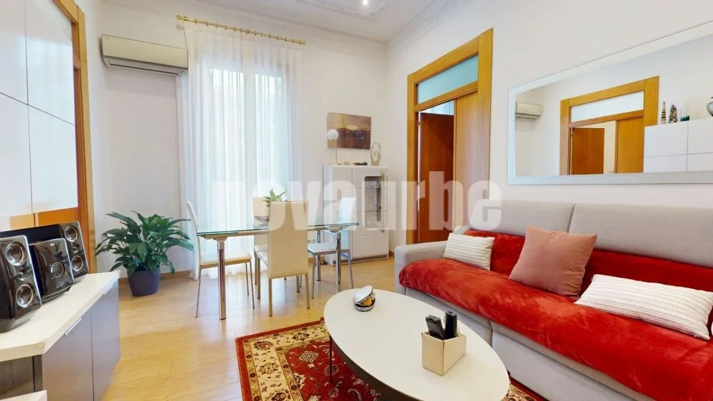 Piso exterior en Eixample con 3 habitaciones