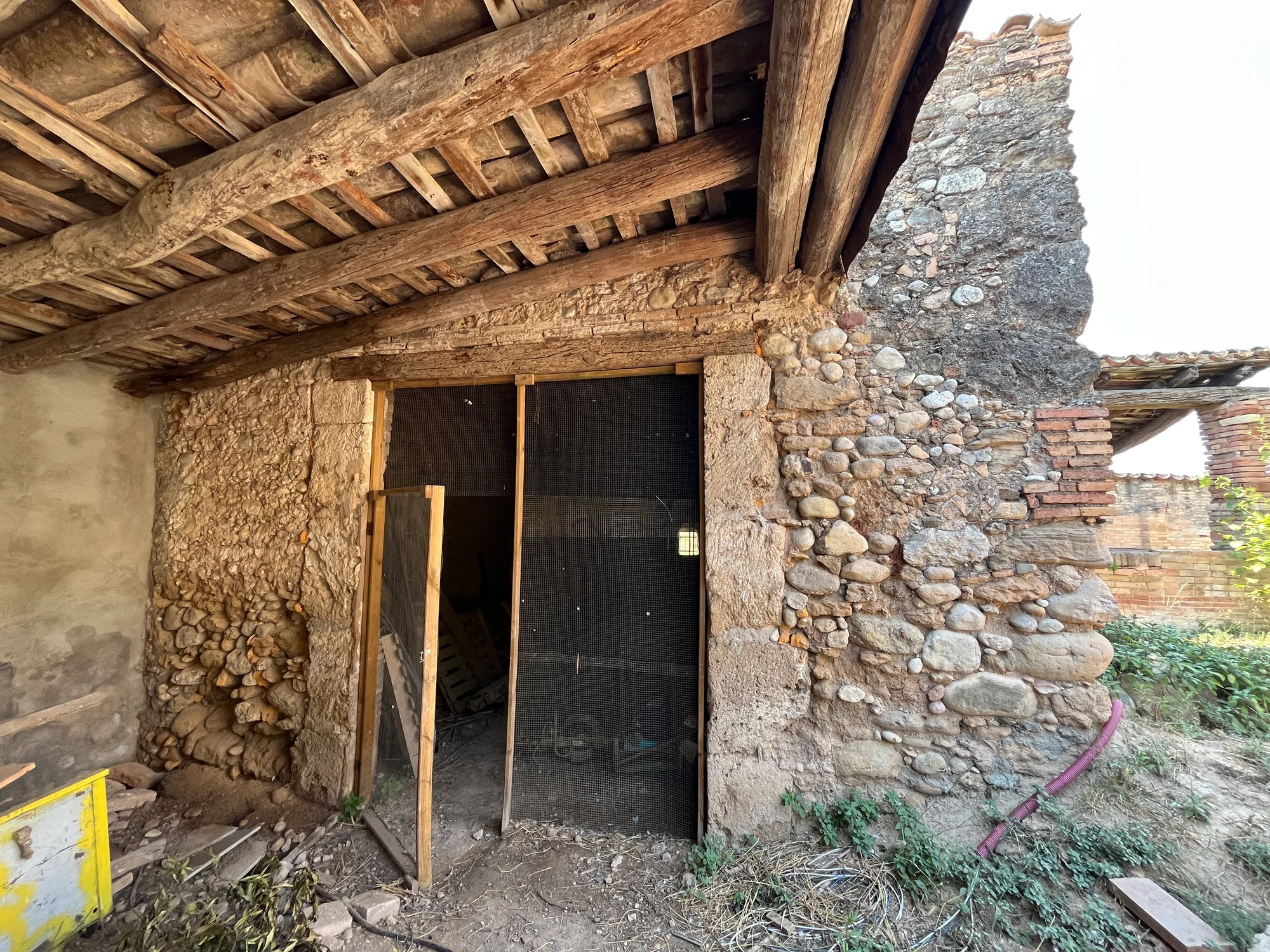 Piera land with stone storage building