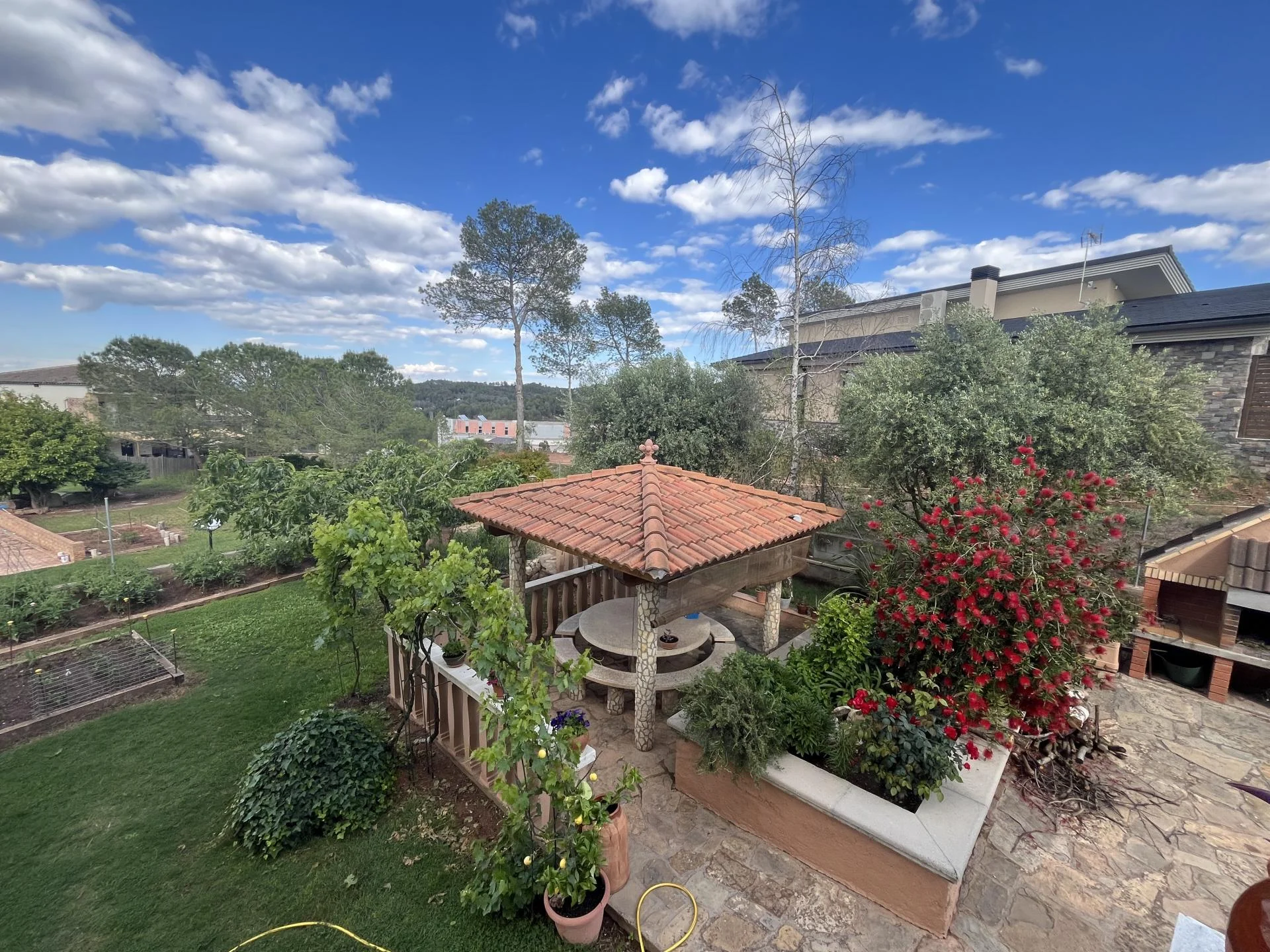 Casa independiente con parcela de 1.454 m²