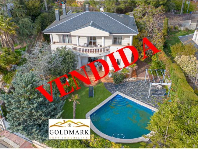 Detached house with pool, 4 bedrooms