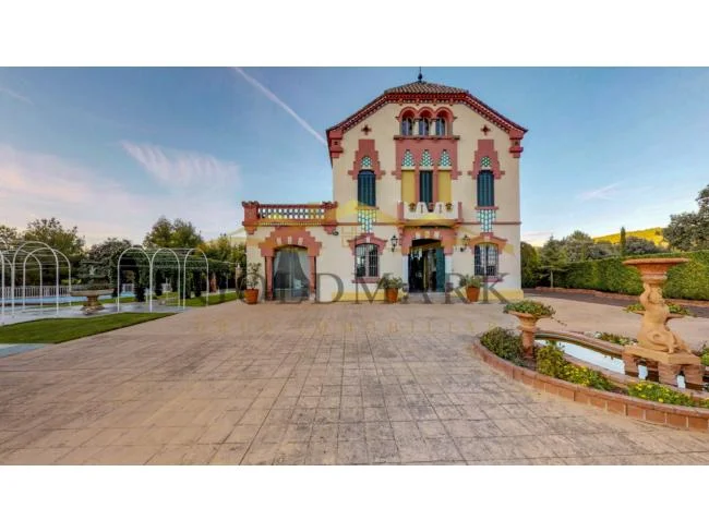 Restored modernist estate near Montserrat