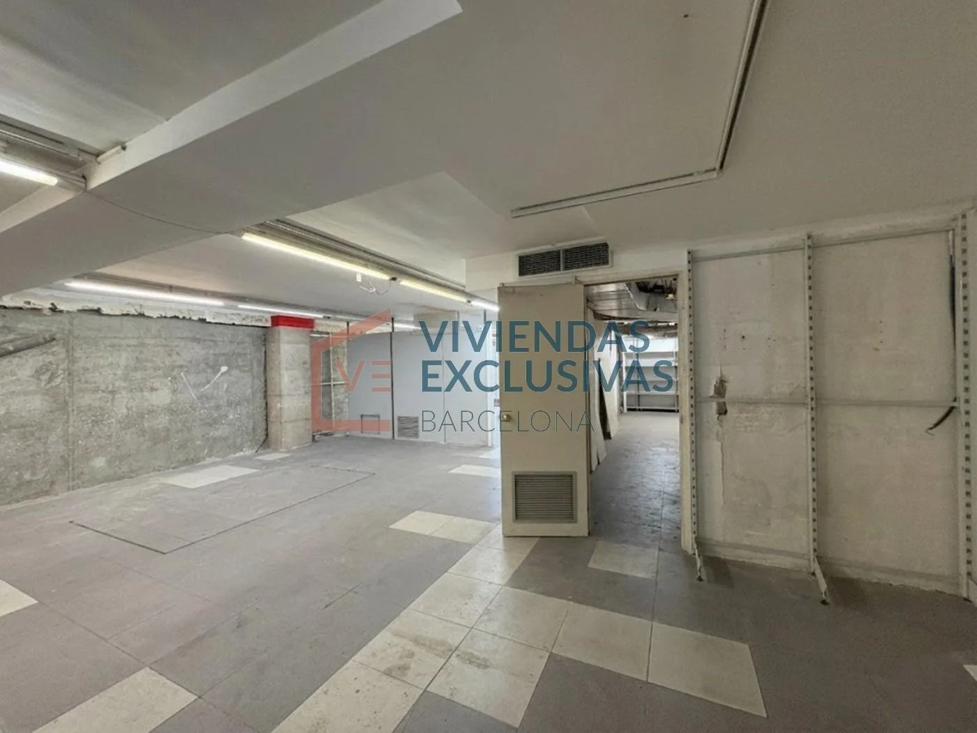 Two-level commercial unit, 308 m²