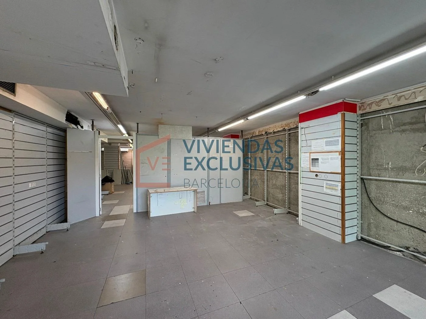 Local comercial de dos plantas en Sant Martí
