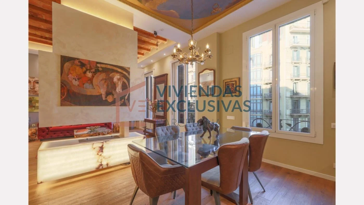 Renovated Eixample flat with three suites