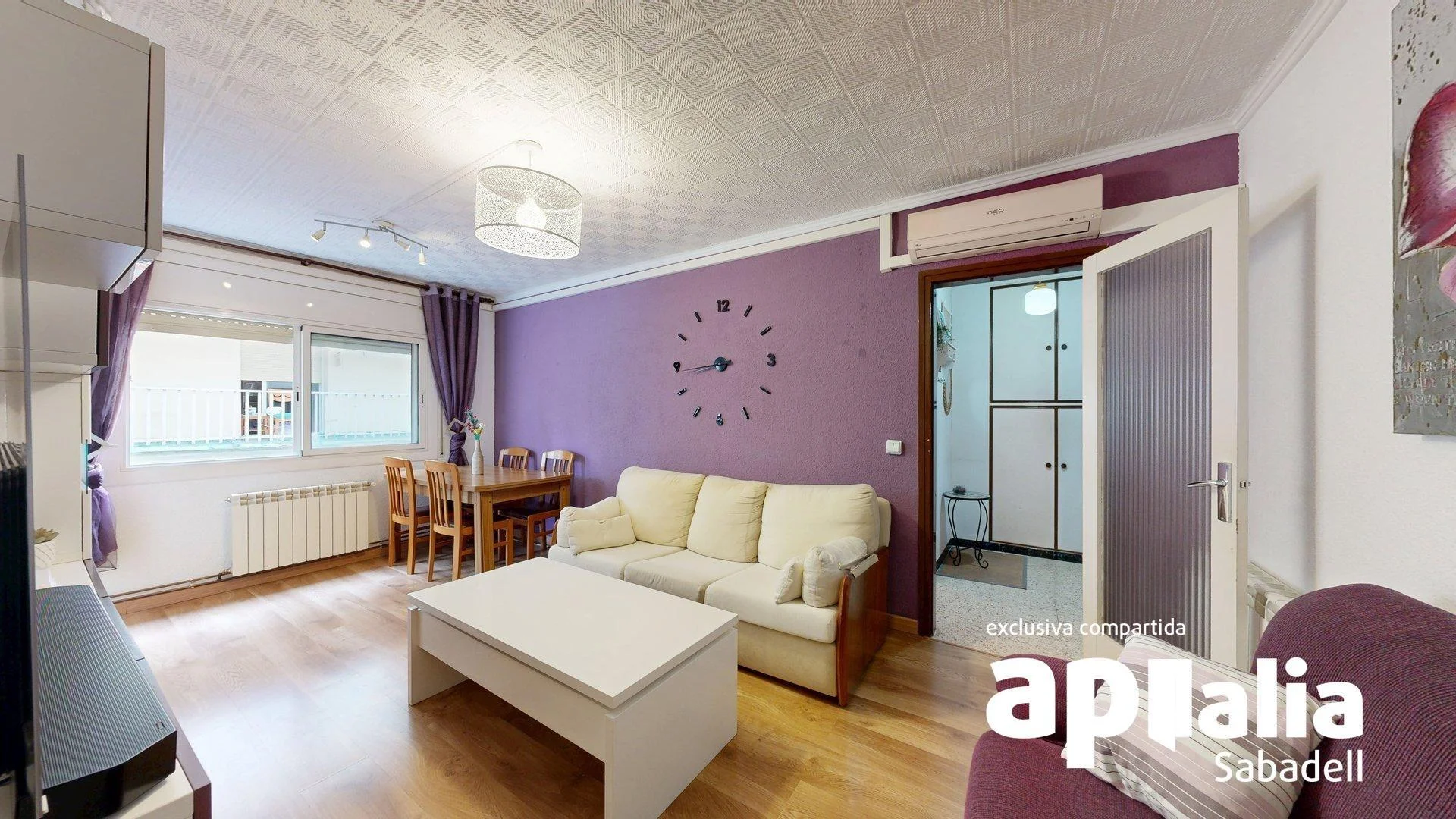 Central Cerdanyola flat, three bedrooms