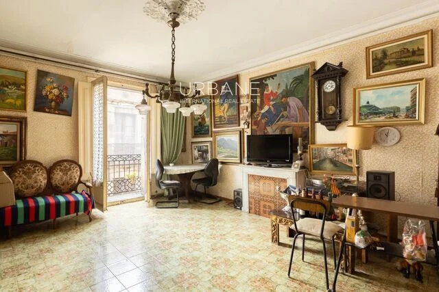 Piso reformable en Barrio Gótico, 188 m²