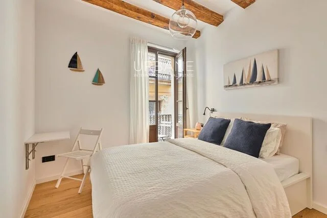 Rehabilitated Gothic Quarter flat, 2 bedrooms