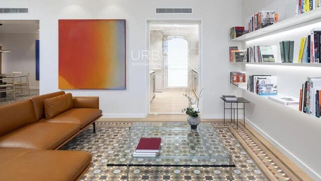 Piso histórico en el Gótico con vistas al mar