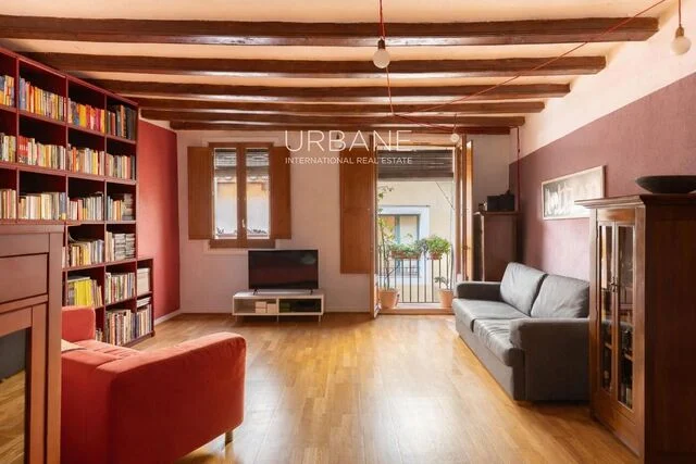 Three-bedroom flat in Ciutat Vella