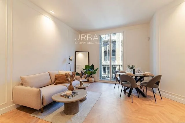 Apartamento reformado en Barrio Gótico con parking