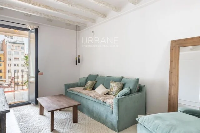 Apartamento reformado en Eixample, tres dormitorios