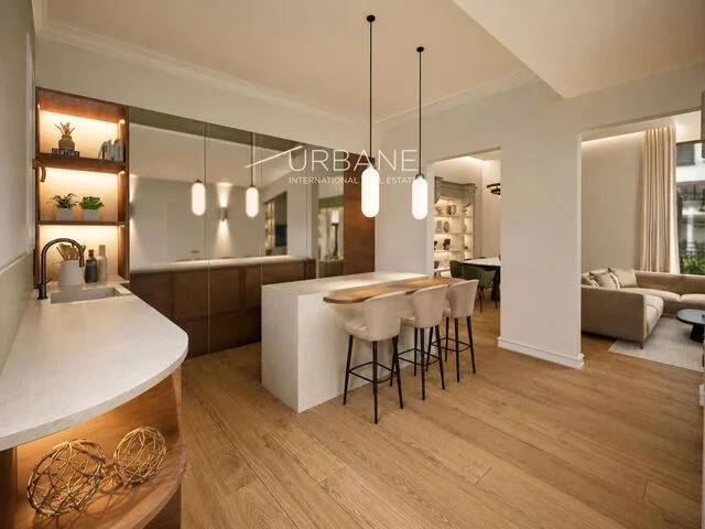 Renovated Eixample flat, four bedrooms