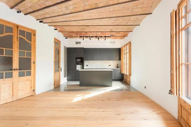 Piso modernista en Eixample con dos dormitorios