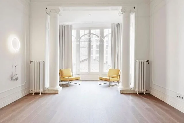 Renovated Eixample flat, 4 bedrooms