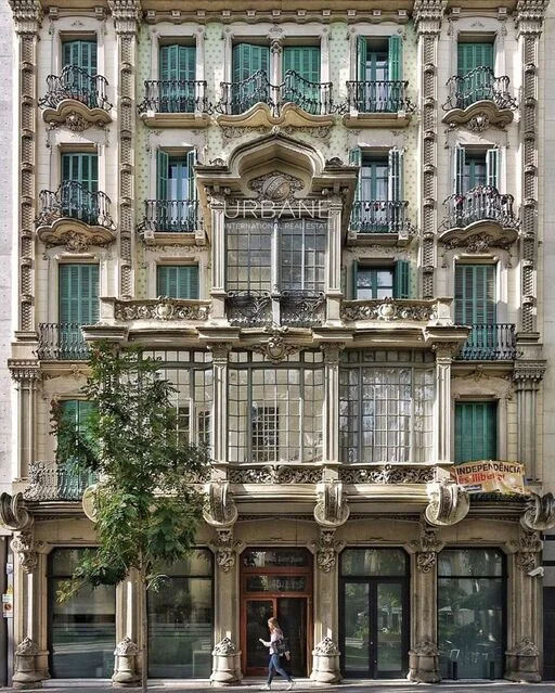 Renovated Eixample flat with terrace