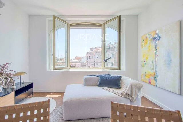 Renovated Eixample flat, three bedrooms