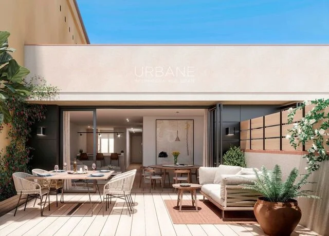 Ático reformado en Eixample con terraza