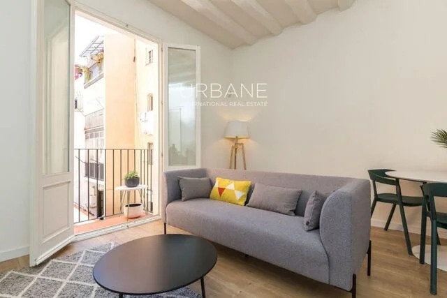 Piso reformado en Born con terraza privada