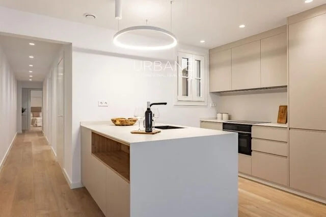 Reformed Raval apartment with communal pool