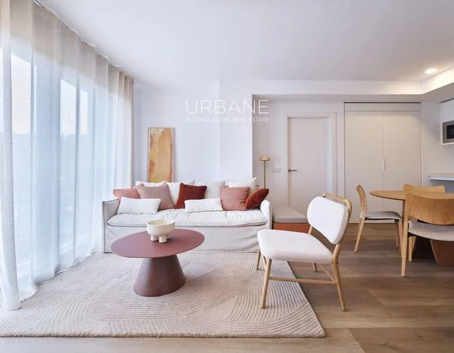 Modern Montjuïc apartment with rooftop pool