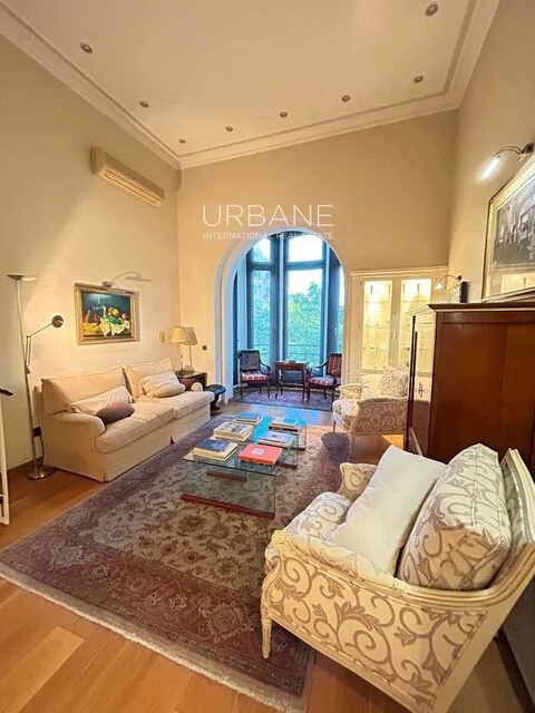 Apartamento en Eixample con terraza privada
