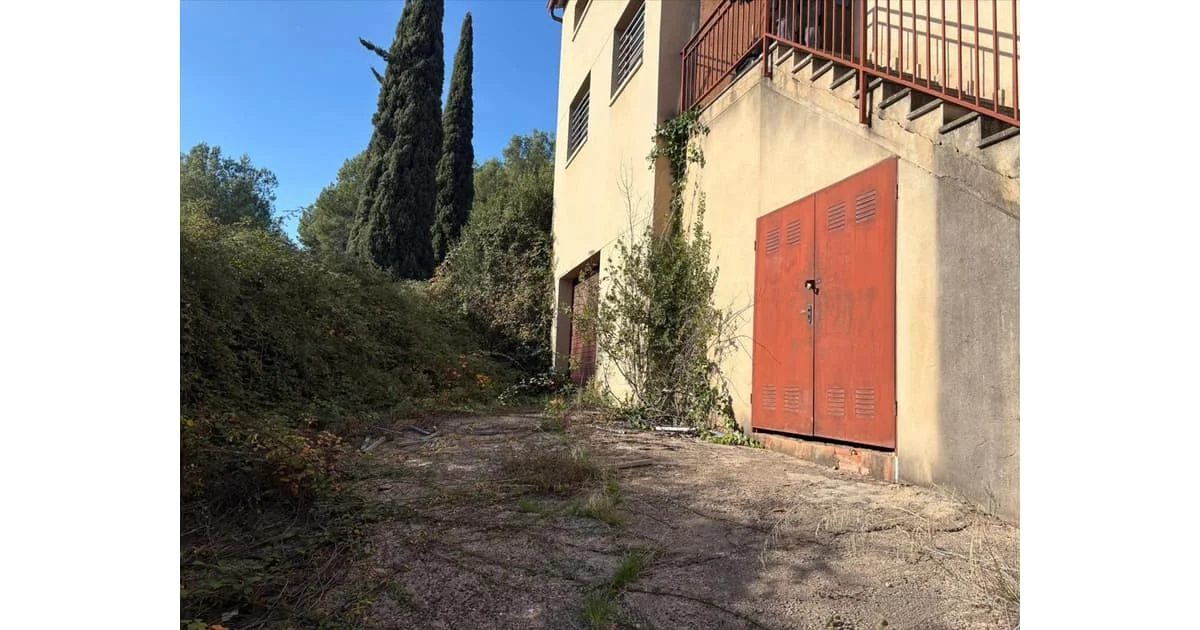 Detached house in Bigues, four bedrooms