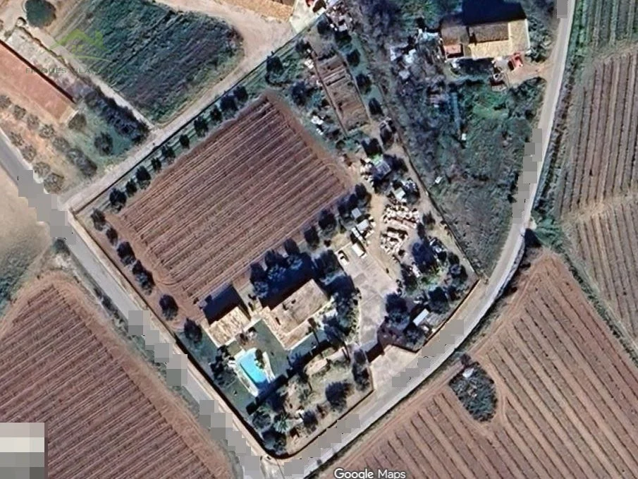 Masía rural con 11.000 m² de terreno