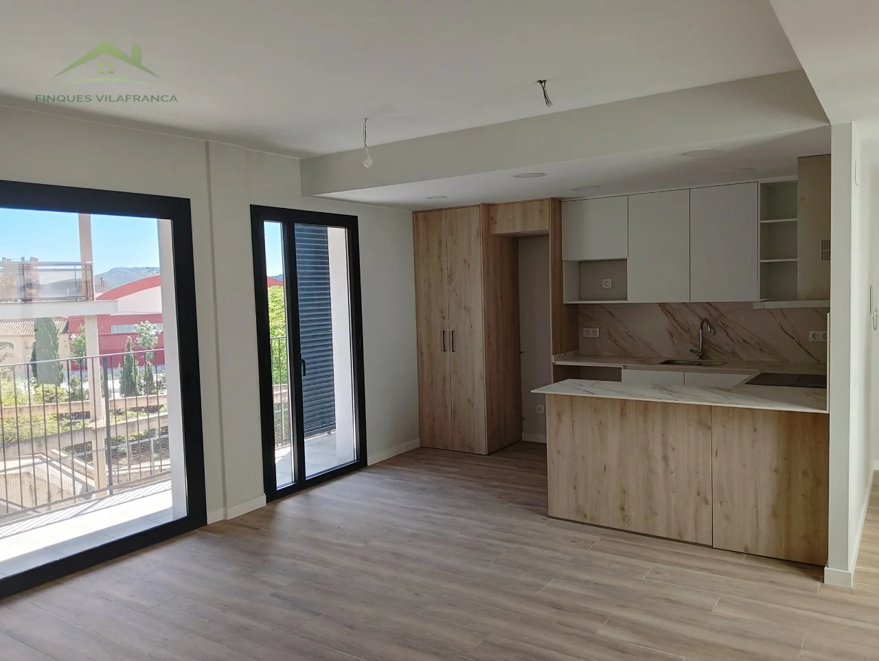 Piso nuevo junto a estación