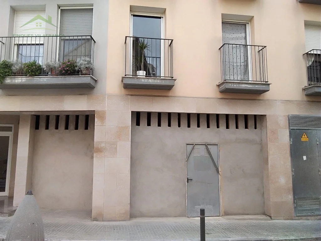 Local comercial sin terminar en Sant Martí