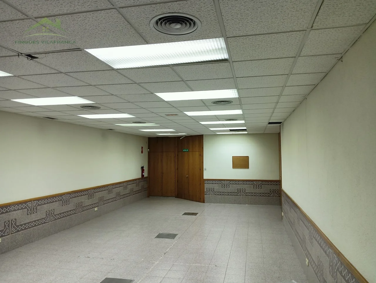 Local comercial en Poble Nou, 108 m²