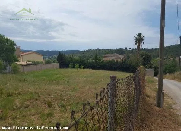 Parcela urbanizable de 1.551 m²